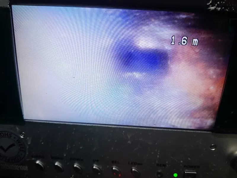 부산 남구 어둡게 막힌 구간이 보이는 내시경 화면